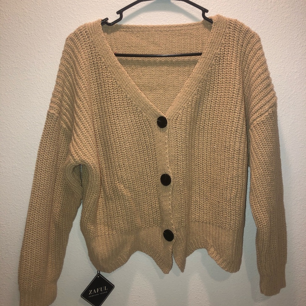 Button up, cardigan/sweater